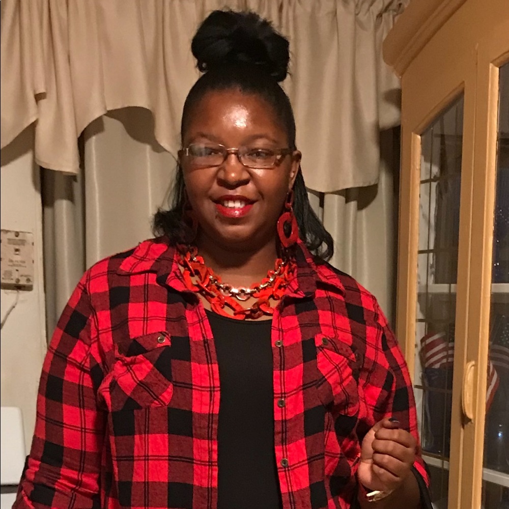 Meet your Posher, Danielle